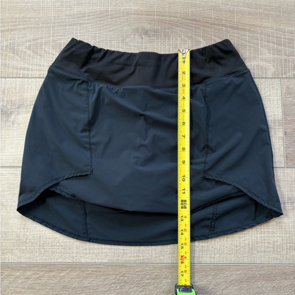 Oiselle Navy Women's Skort - Picture 6 of 8